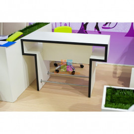 Маникюрный стол Квадро без тумбы KZ