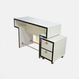 Маникюрный стол Квадро без тумбы KZ